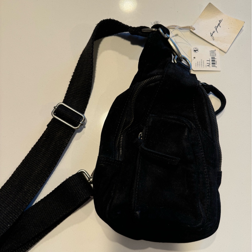 FREE PEOPLE - SUEDE BLACK FANNY PACK